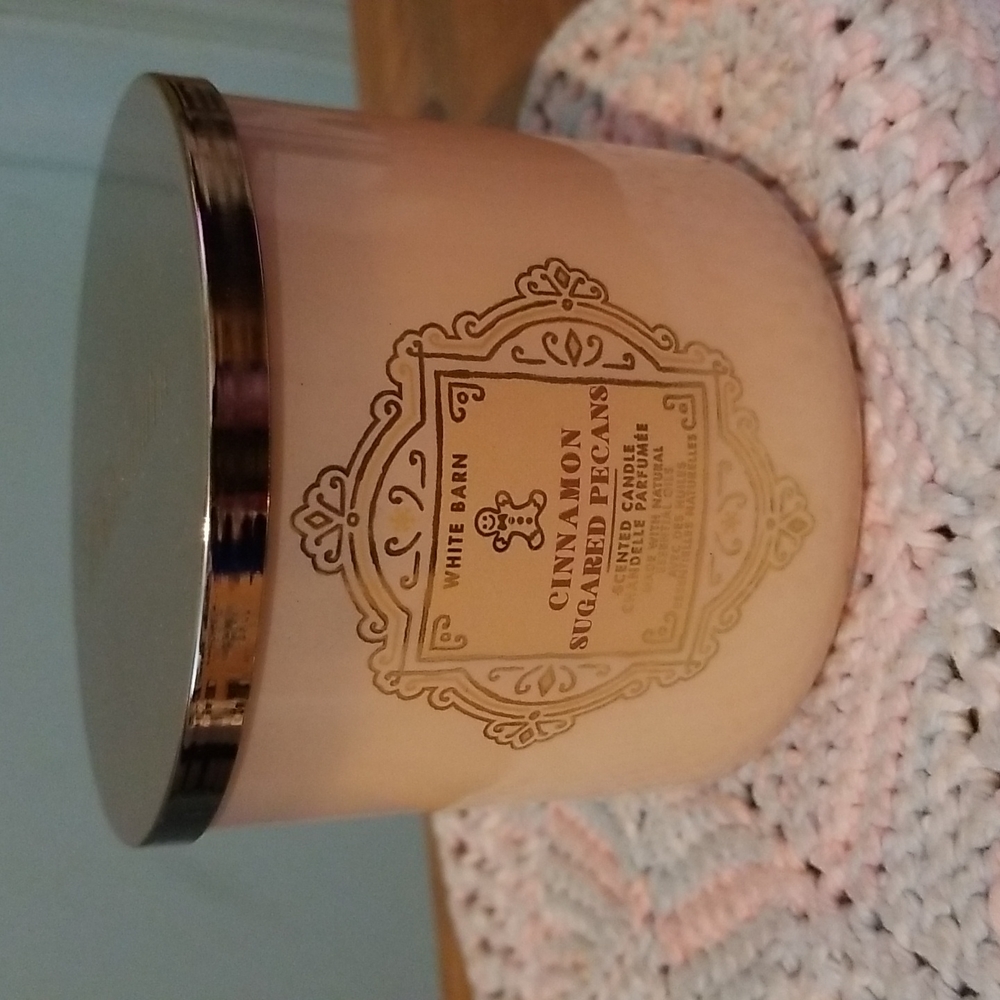 New Bath & Body Works 3 Wick Candle, Cinnamon Sugared Pecans